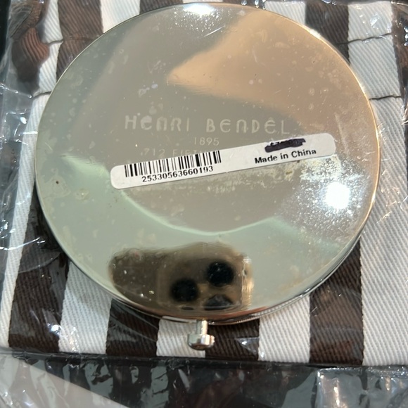 HENRI BENDEL 2 SIDED COMPACT MIRROR with SWAROVSKI CRYSTALS. - Picture 2 of 9